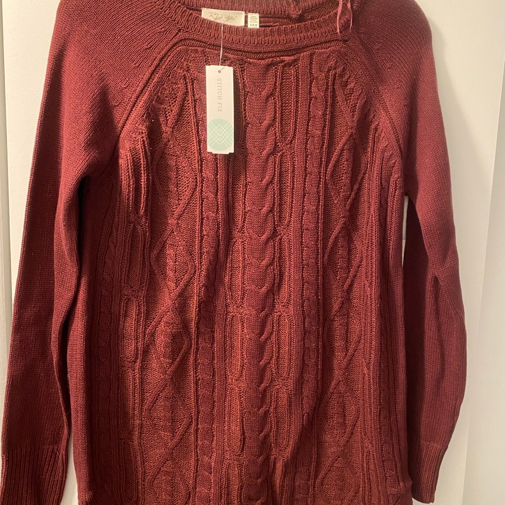 Maroon sweater